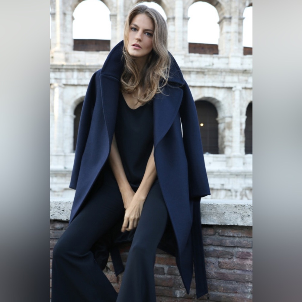Cuyana women’s navy blue Italian wool winter coat